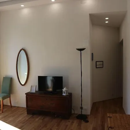 Апартаменты Emy House Charming Stunning Views Balcony Ac Carate Urio